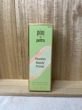 Pixi by Petra Flawless Beauty Primer Hydrating Glow Primer 1 fl.oz / 30 ml